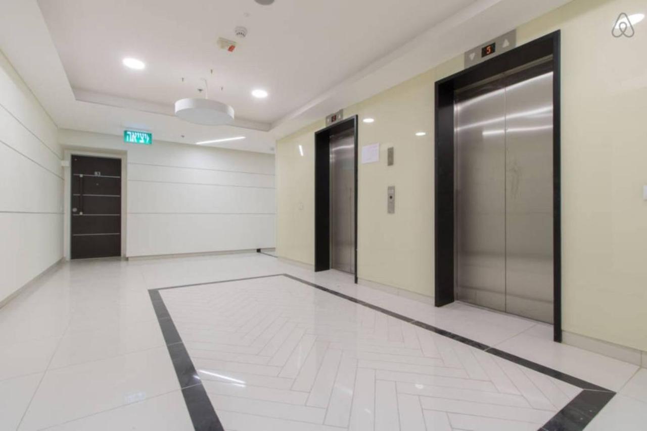 Exclusive Two-Bedroom Apartment With Parking Jerusalem Exterior photo