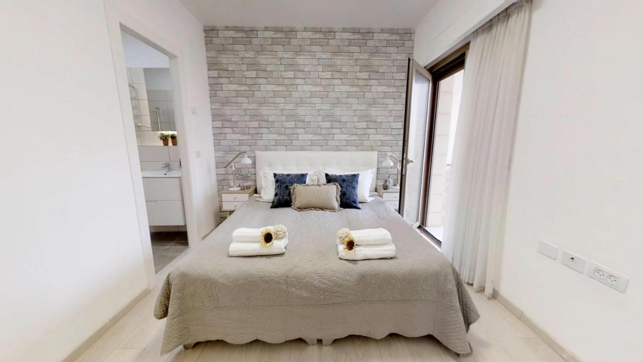 Exclusive Two-Bedroom Apartment With Parking Jerusalem Exterior photo