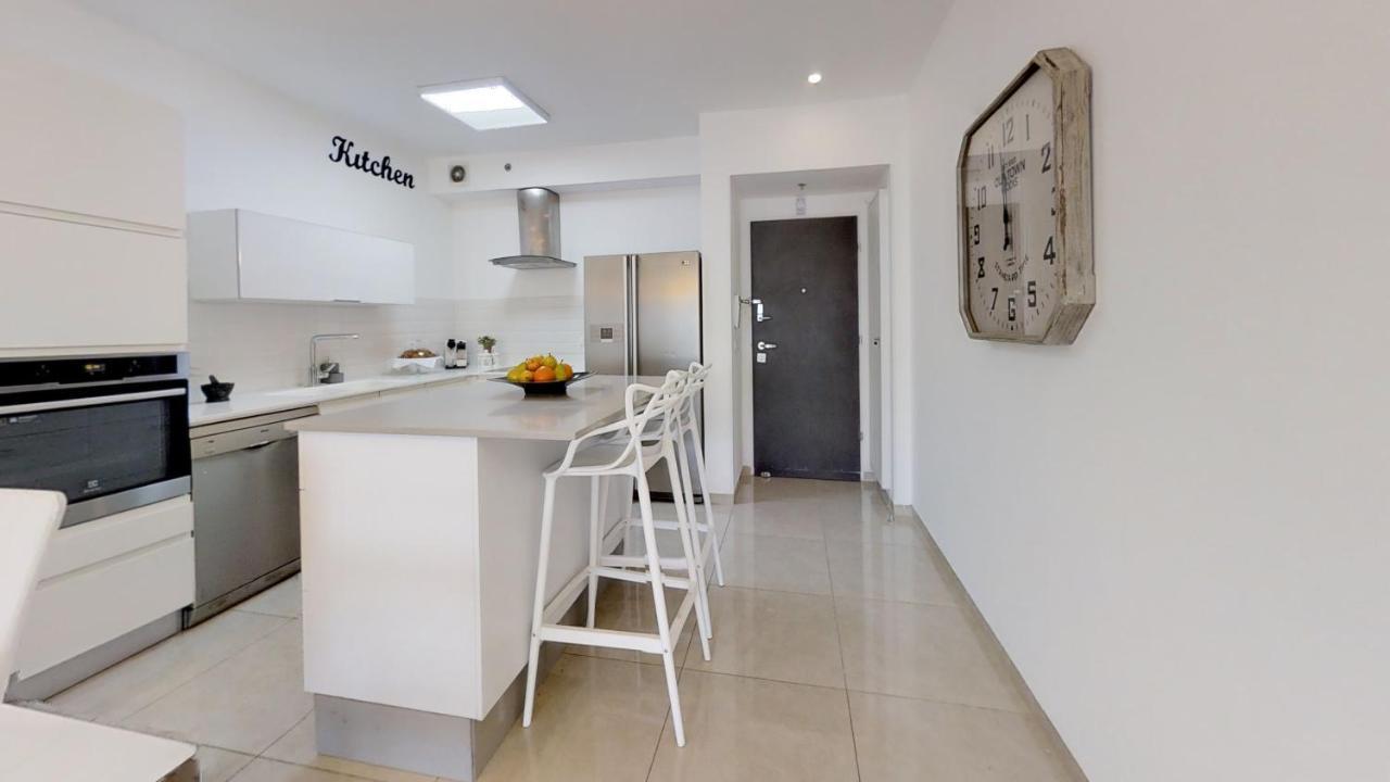 Exclusive Two-Bedroom Apartment With Parking Jerusalem Exterior photo