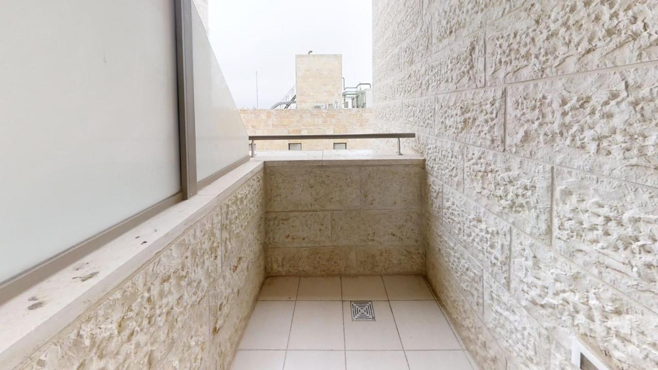 Exclusive Two-Bedroom Apartment With Parking Jerusalem Exterior photo