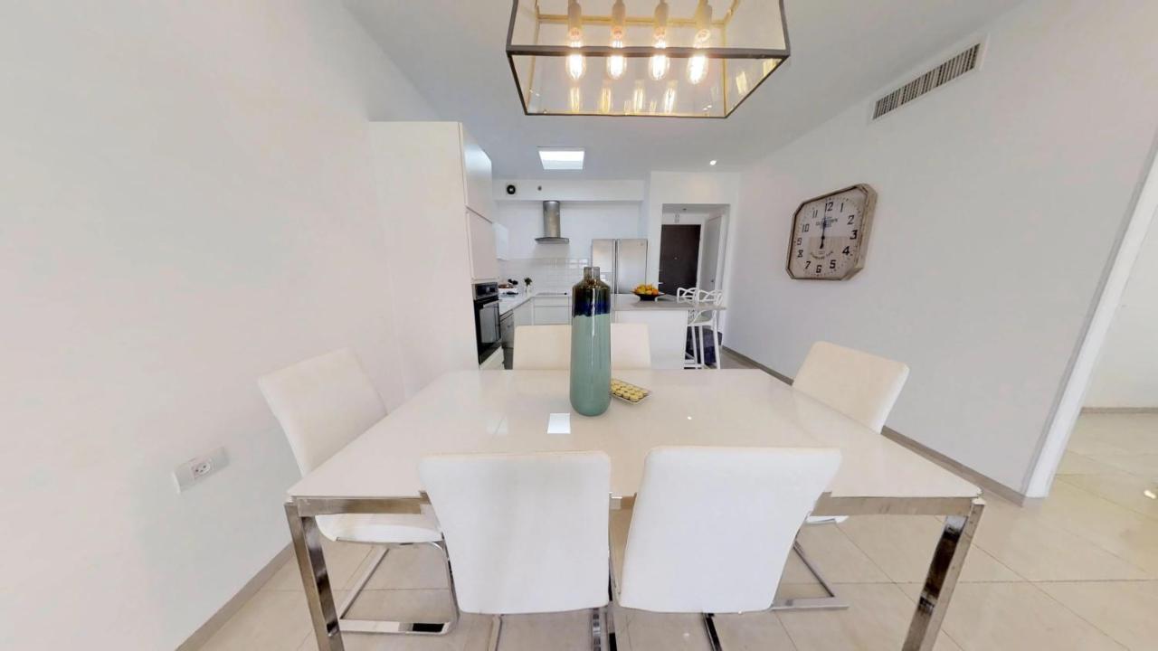 Exclusive Two-Bedroom Apartment With Parking Jerusalem Exterior photo