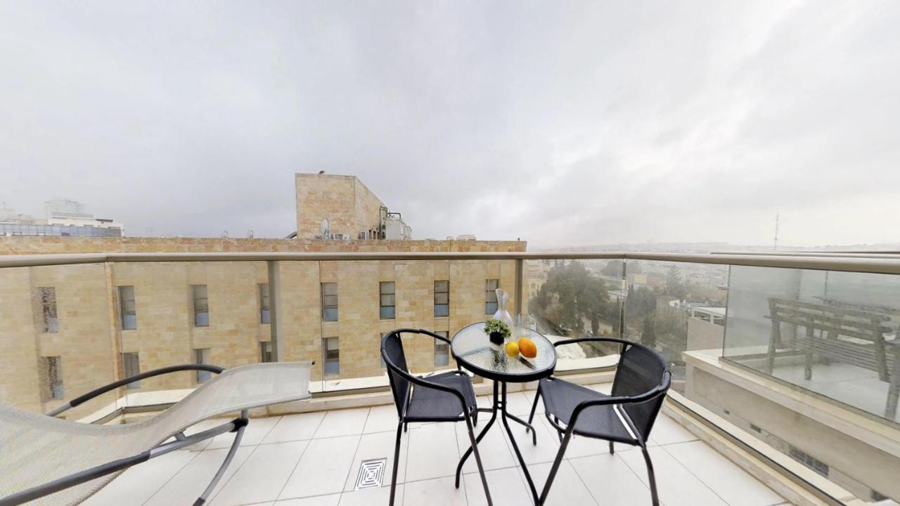 Exclusive Two-Bedroom Apartment With Parking Jerusalem Exterior photo